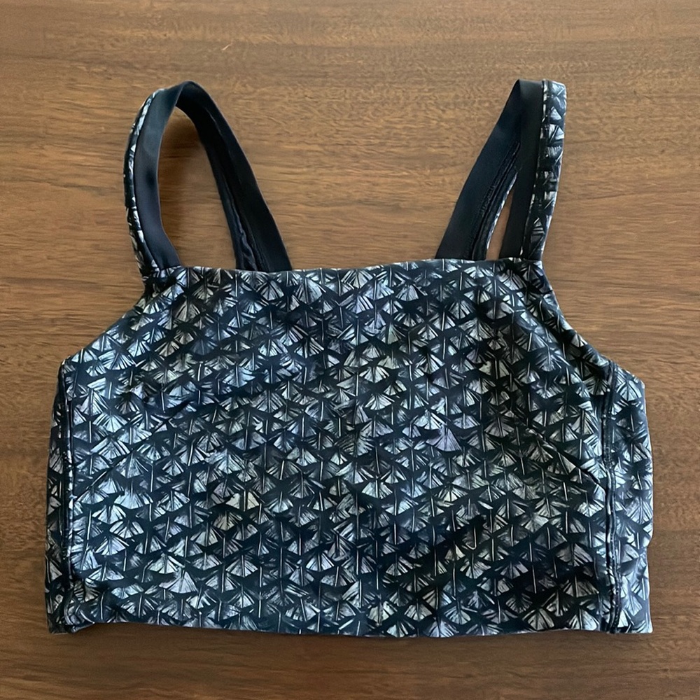 Lululemon yoga bra size 6 lululemon crop top tank